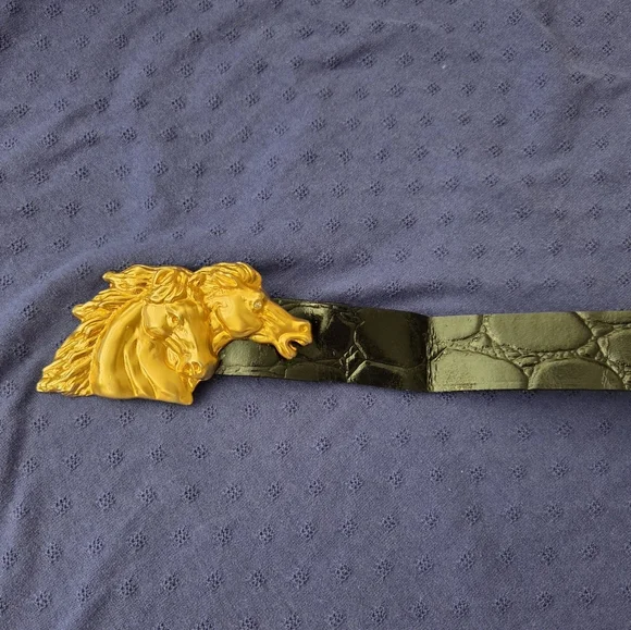 Gold Horse Belt Buckle - Picture 5 of 8